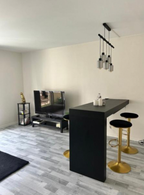 Appartement 85m2 La Défense, Free parking,Balcony